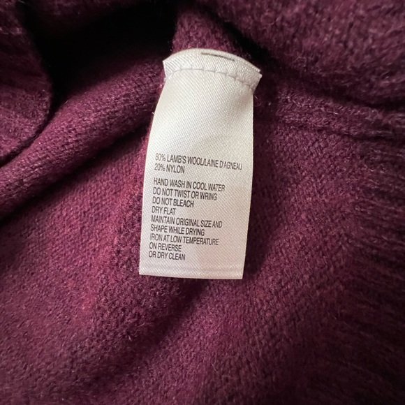 Mens Purple V-Neck 80% Lambswool Elbow Patch Sweater Medium brand Black Brown - Picture 3 of 5